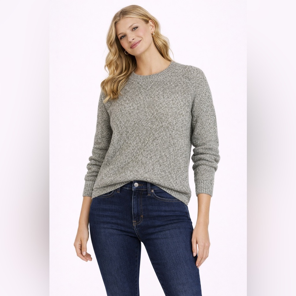 Reitmans Heathered Sage Gray Crew Neck Sweater
